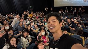 林柏宏暖心寵粉。（圖／華影國際提供）