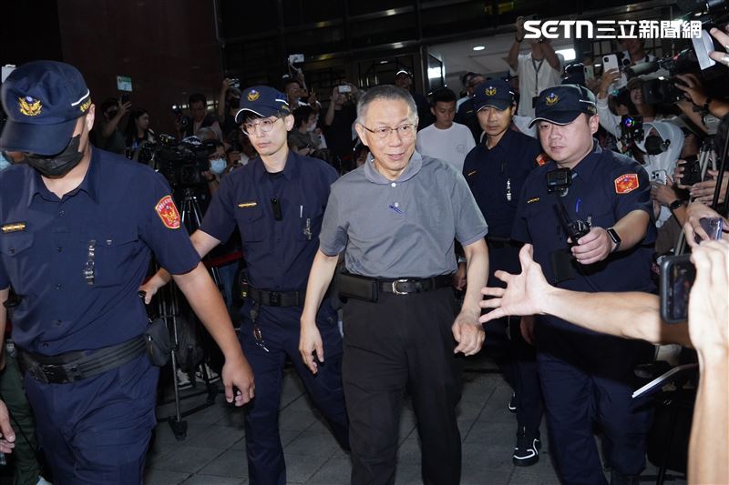 柯文哲與陳智菡同車引發爭議，不過法官認為不得接觸「尚未傳喚」證人。（圖／翻攝畫面）（圖／記者趙于瑩攝影）