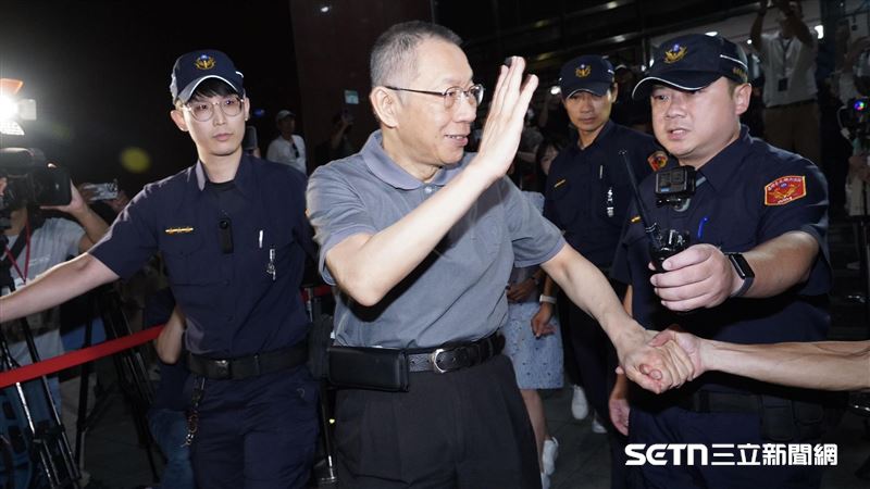 柯文哲維持7千萬交保　民眾黨最新回應了
