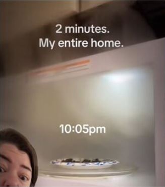 女子加熱布朗尼時，誤把20秒設成2分鐘導致燒焦，她便隨手丟進垃圾桶釀成火災。（圖／翻攝自tiktok）