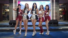 樂天桃猿、日職樂天金鷲、韓職KT巫師啦啦隊齊聚。（圖／桃園市政府體育局提供）