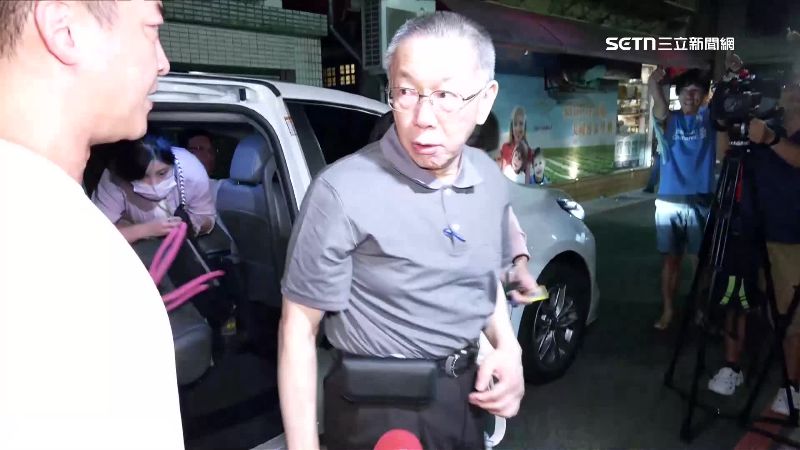 柯文哲表示,「我有必要去侵佔我自己的選舉賸餘款嗎?了不起就四年沒有用完繳回,就這樣而已啊。」