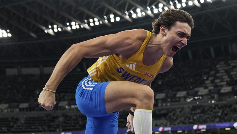 杜普蘭提斯（Armand Duplantis）田徑世錦賽奪金。（圖／美聯社／達志影像）