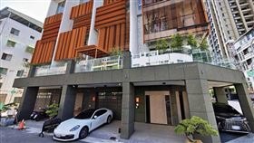 蔡政宜洗錢不法獲利超過2億元，透天別墅門口停放的保時捷名車及屋內精品，都已遭檢警查扣。（翻攝Google Maps）