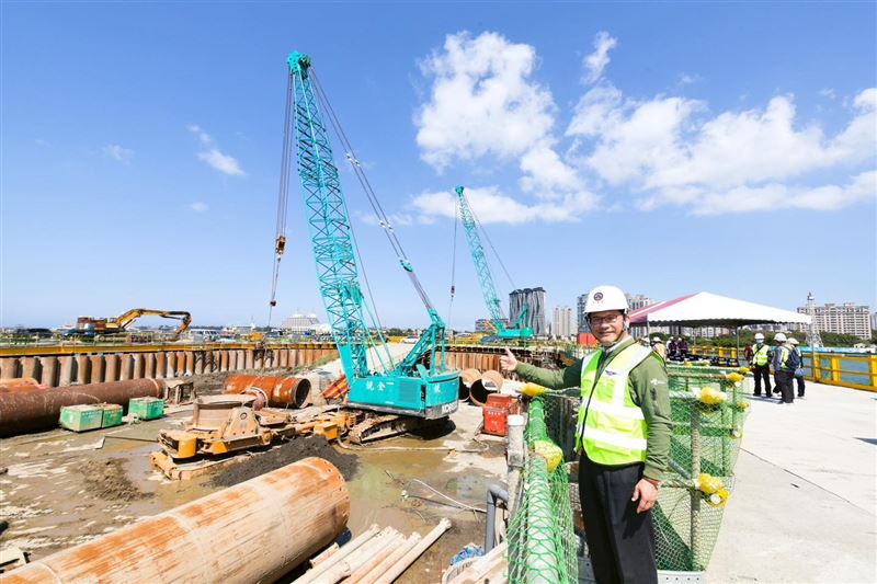 林佳龍於2021年2月24日，出席淡江大橋主橋塔首支基樁打設祈福儀式。（圖／翻攝自林佳龍臉書）