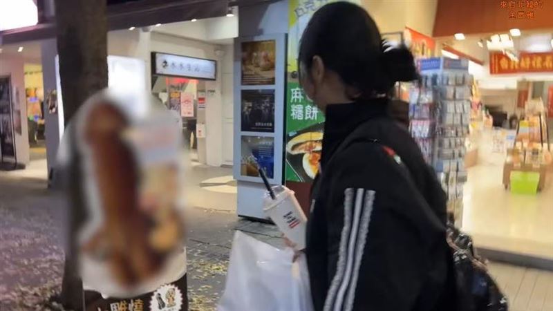 西門町大鵰燒成台灣伴手禮　網怒了：低俗