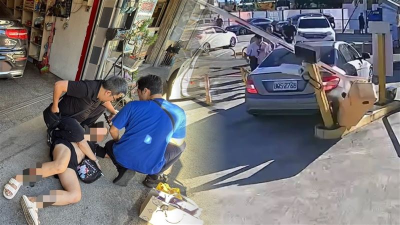 賓士車拒檢衝撞　警轟2槍逮2女、1男逃脫