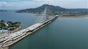 淡江大橋今（16）日舉辦合龍儀式。（圖／翻攝自工信工程股份有限公司粉專）