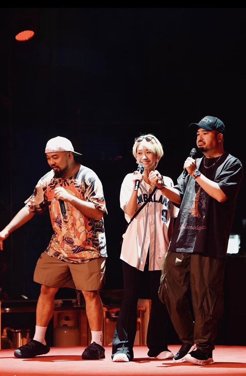 Lulu跟阿達、美麗本人主持的節目也入圍金鐘。(圖/翻攝自臉書)