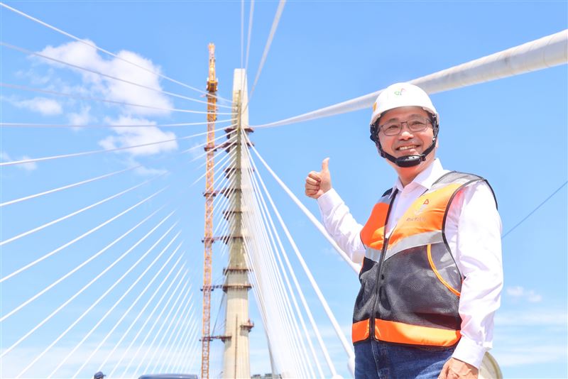 對於「淡江大橋」申請商標，侯友宜回應新北市保留異議態度。(圖／新北市府提供)