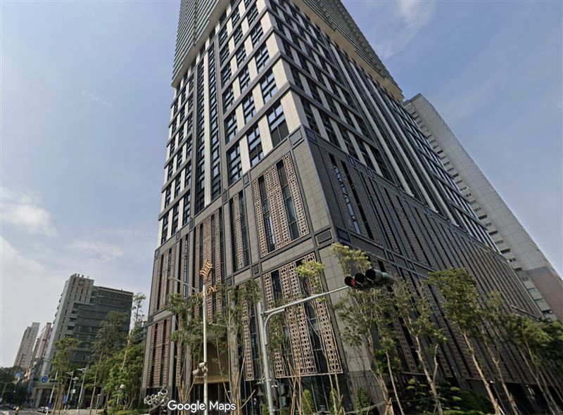 雨刷夫妻在高雄亞灣區豪宅「遠雄THE ONE」設置招待所。（圖／翻攝google map）