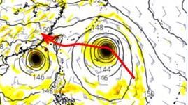 最新(15日20時)歐洲(ECMWF)模式，21日20時模擬圖的位置在台灣東方海面，朝巴士海峽前進(左圖)；最新(15日20時)美國(GFS)模式，21日20時模擬圖的位置亦在台灣東方海面，但朝台灣前進(右圖)；兩者有顯著差異。（圖／翻攝自洩天機教室）