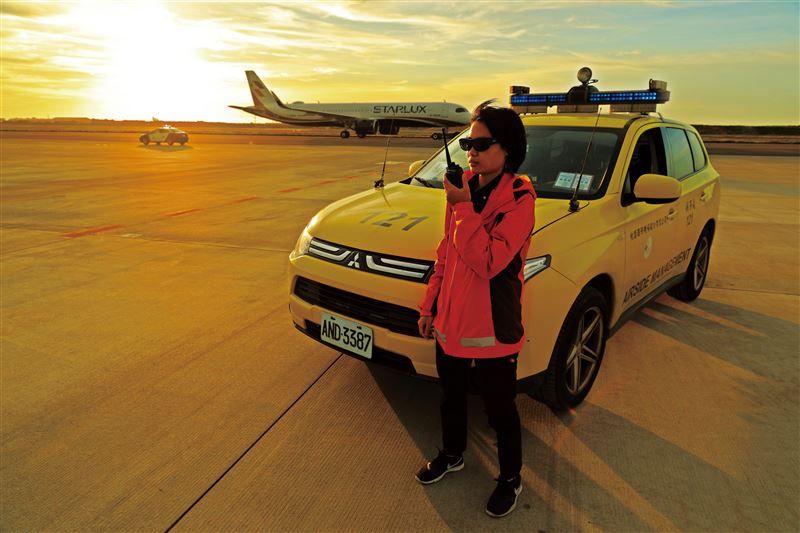 因應北登機廊廳與第三航廈營運需求，機場公司招募新人，鎖定4類職缺，打開職涯新篇章，起薪最高達8萬。（圖／機場公司提供）