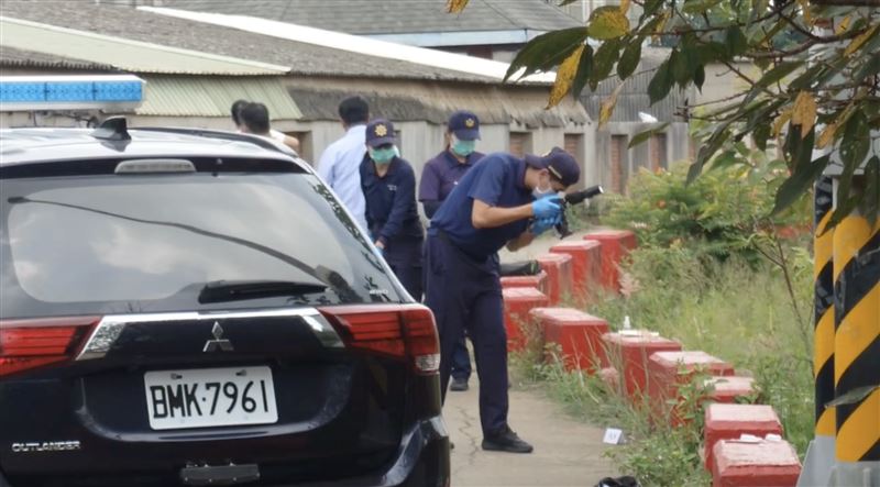 20歲顏女與17歲駱姓男友相約在路邊談判。（圖／翻攝畫面）