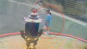 台中,沙鹿,命案,陳屍,路邊,女子,凶殺,刀傷,忠貞路（圖／翻攝畫面）