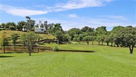 名家觀點》期待藩籬消失——落實高雄果嶺自然公園市民共享。圖為高爾夫球場原有球道。（圖／王敏州提供）