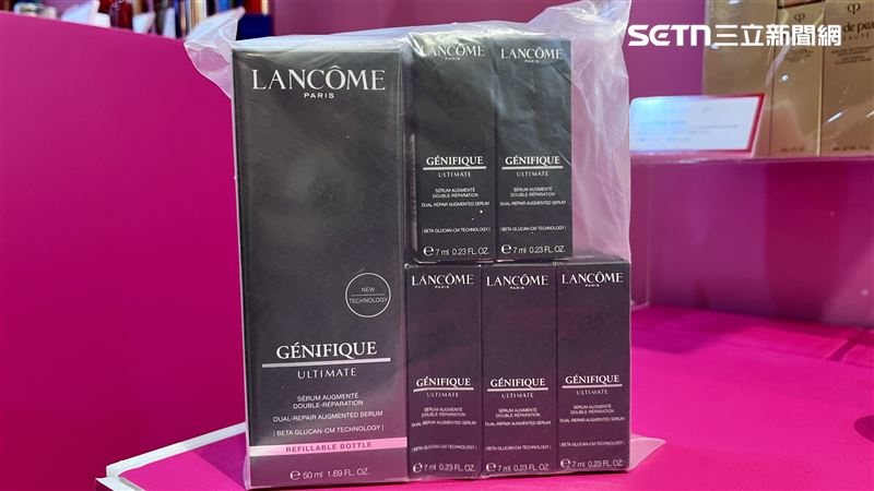 台北南西店LANCOME小黑瓶發燒組下殺34折。(圖／記者賴俊佑攝影）