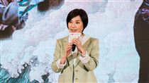 唐美雲繫「洋流慧聚」飄帶　高喊：一起來