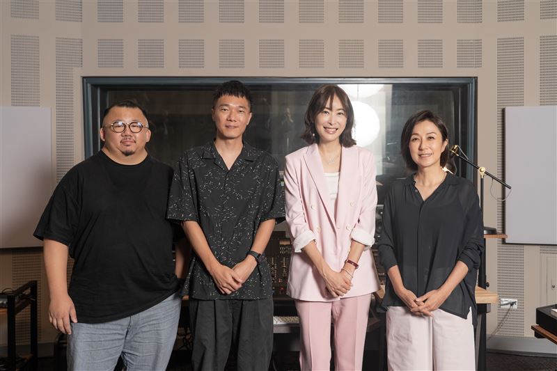知名錄音師錢煒安（左起）、跨年煙火音樂計畫總製作人盧律銘、台北101董事長賈永婕、北流董事長黃韻玲，一同評選跨年煙火音樂。（圖／北流提供）