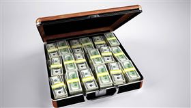 70歲後還想過得像中產？專家估算：至少要準備50萬至150萬美元（約台幣1,600萬～4,800萬）的資產，才夠應付醫療、生活與突發支出。別只看退休金，現金流＋穩定收入＋資產配置，才是舒適老年的關鍵！（示意圖／PIXABAY）