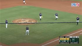 中信兄弟內野全員定身。（圖／翻攝自CPBLTV）