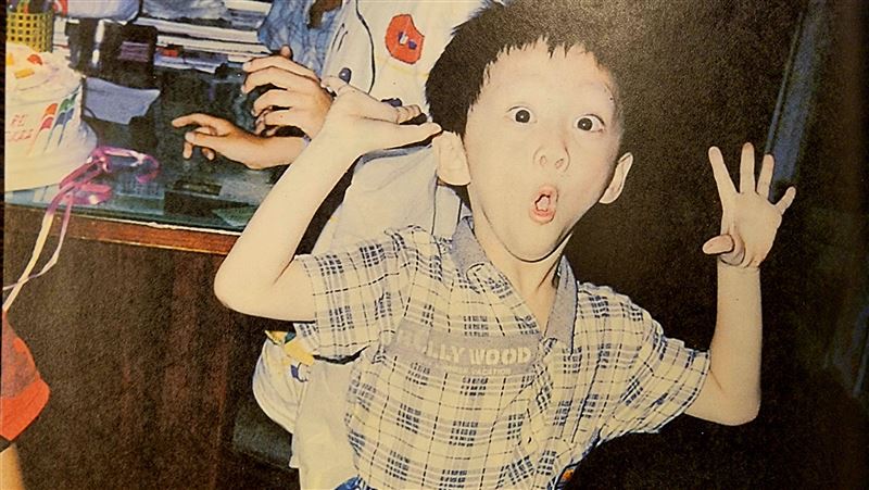 陳漢典自曝小學時拒絕五燈獎！模仿啟蒙老師竟是費玉清學陳小雲　全網笑翻。（圖／翻攝自《夢想晚典名》）