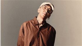 作家H（陳鴻儀）。