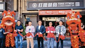 大軍、谷阿莫。