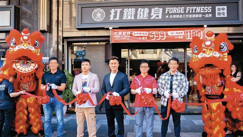 大軍與谷阿莫開健身房　落跑停業害慘會員