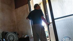 合建案一波三折，鄰居A先生希望事情能圓滿，讓他早日入住新屋。