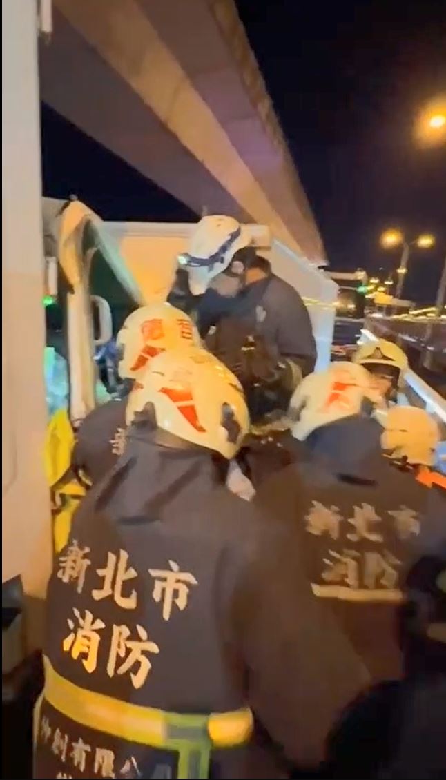 現場搶救情形。（圖／翻攝畫面）