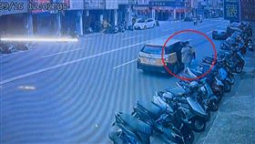 17歲駱姓少年，黑道小弟，官將首，凶狠模樣曝 殺女友31刀，變裝，躲彰化賓館(圖／翻攝畫面)