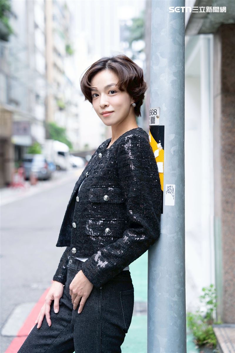 賴郁庭剪短髮後感覺自己五官變柔和。（圖／記者趙于瑩攝影）