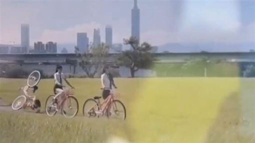 獨／河智媛摔車影片曝光　車輪卡死騰空摔