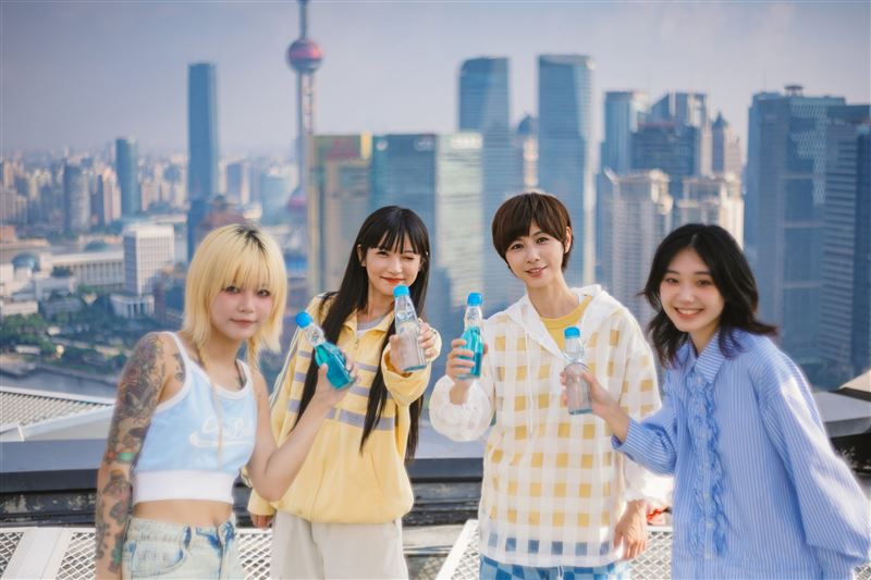 魏嘉瑩最新單曲，把挫折當甜點。（圖／相映音樂提供）