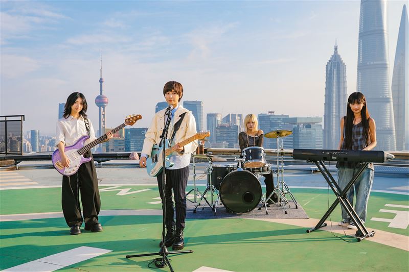 魏嘉瑩最新單曲，把挫折當甜點。（圖／相映音樂提供）