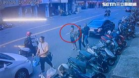 17歲駱姓少年，黑道小弟，官將首，凶狠模樣曝 殺女友31刀，變裝，躲彰化賓館(圖／翻攝畫面)