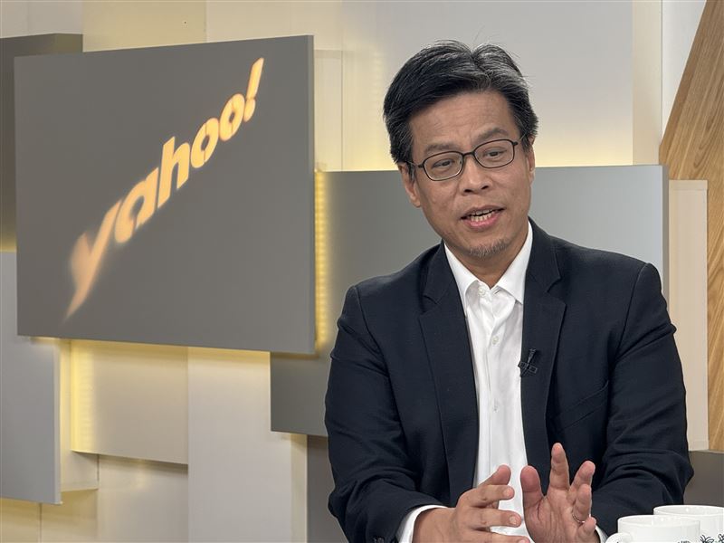 國安會諮詢委員黃重諺接受《齊有此理》主持人王時齊專訪。（圖／Yahoo《齊有此理》提供）