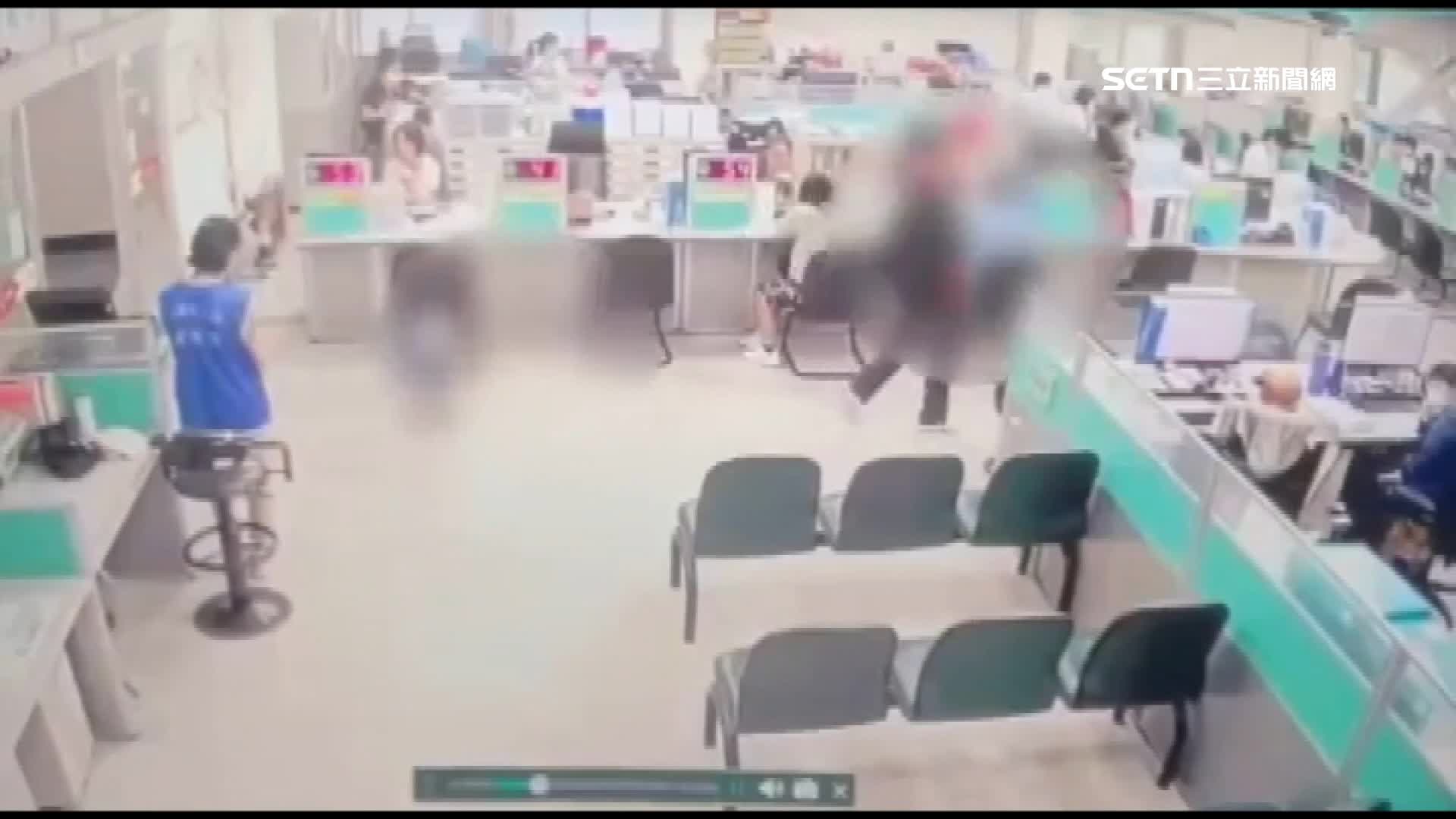 台南一名男子帶著孫女到區公所申請補助，過程和承辦人員有口角，他揚言說要放火
