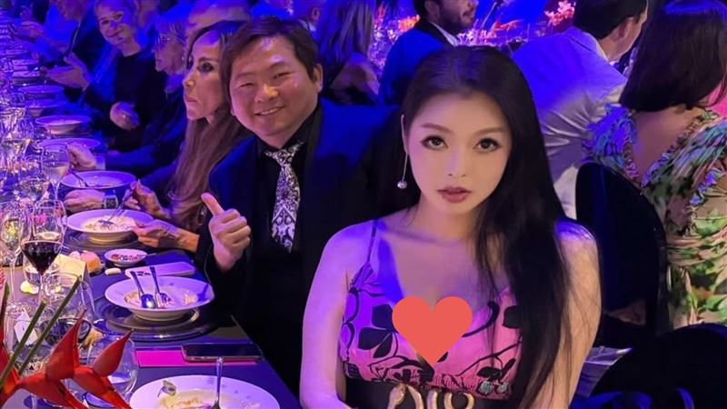嫁10億富尪7年！名模爆乳現身法拉利餐會