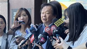 民進黨立委王世堅出席中執會前受訪。（圖／記者劉秀敏攝影）