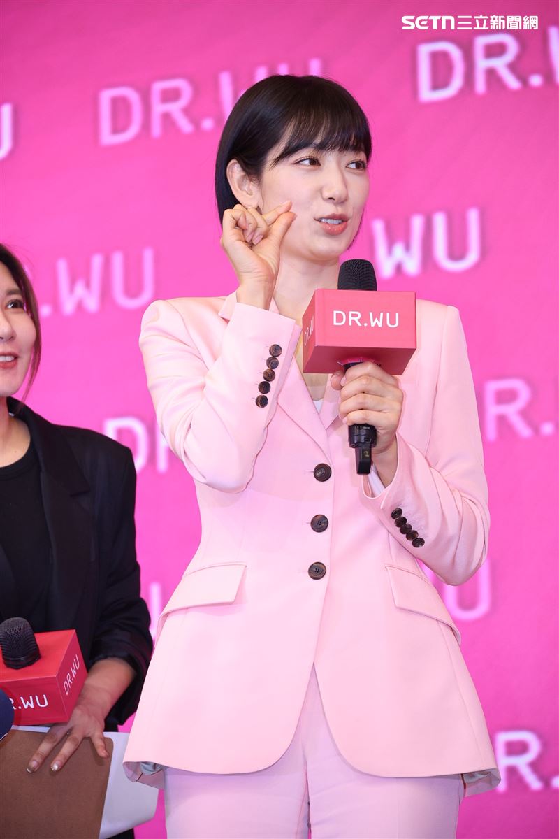 朴信惠表示「一點點」。（圖／記者鄭孟晃攝影）