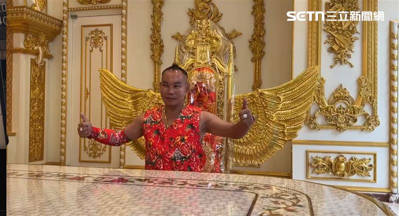 專屬座椅還有一對翅膀。(圖/記者羅欣怡攝影)