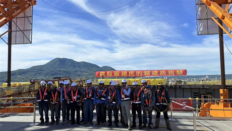 淡江大橋合龍因布條歪樓 周軒因這事感嘆