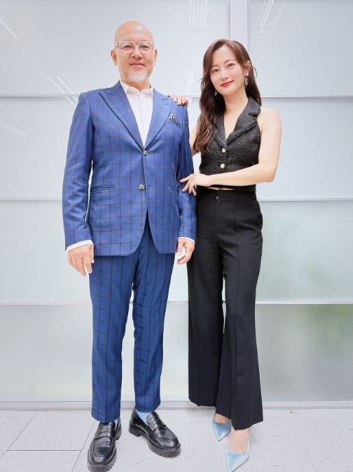 趙小僑（右）經歷代言兒童保健品引發消費爭議，第一時間便公開致歉，在她最煎熬時，老公劉亮佐（左）始終陪在身邊，給了她最大的支持。（圖／翻攝自趙小僑FB）