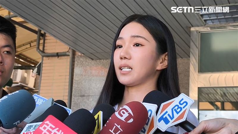 家寧受訪時3次強調要「捍衛自己」。（圖／記者莊淇鈞攝影）