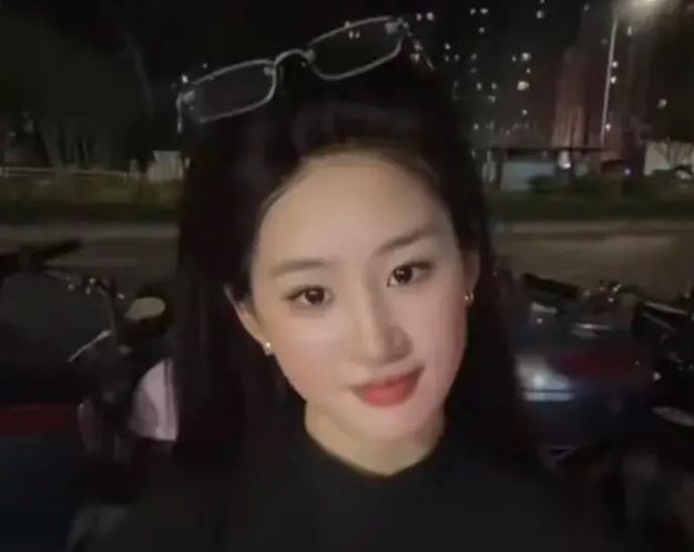 中國廣東一名素人女孩林曉棠因外型酷似劉亦菲，在抖音平台突然竄紅。（圖／翻攝自「劉一菲」抖音）