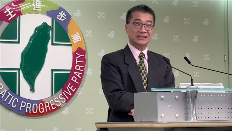 徐國勇表示，自己受到胡言亂語的謾罵，且是從中國來的可能性很大，因此將封鎖留言。（資料圖／記者劉秀敏攝影）