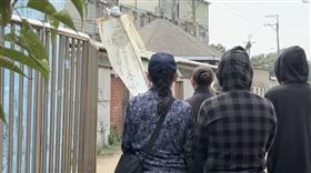 台中,沙鹿,命案,陳屍,路邊,女子,凶殺,刀傷,忠貞路,認屍,女大生,家屬,父母,解剖,相驗,殯儀館,招魂（圖／翻攝畫面）