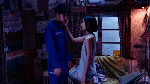 男星孤島「綑綁窒息性愛」！逼哭柯泯薰